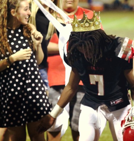 Josh Benjamin is crowned the new homecoming king