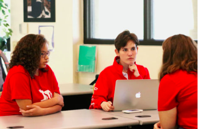 Student Tech Advisors provide assistance in the computer lab to guide students through tricky computer programming assignments.