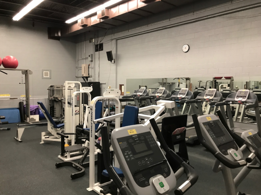 Xavier College Preparatory local gym. There are many ways teenagers can incorporate exercise into their lives, even during school. Taking a few minutes out of lunch to get some exercise in is an easy way to assimilate exercise in. Photo Courtesy of Lily Tierney 19.