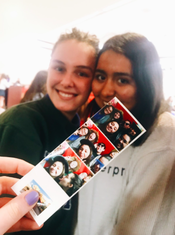 Evelyn Cordona ‘19 and Lulu Mckenna ‘19 pose at the Frosh-Senior Luncheon, a celebration of the Seniors’ four years at Xavier. Photo courtesy of April Platt ’19. 
