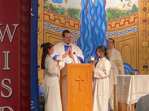 In the month of August, Xavier College Preparatory hosted its first all-school Mass for the upcoming school year. The Mass was led by Father Harold Escarcega, Xavier’s new chaplain.